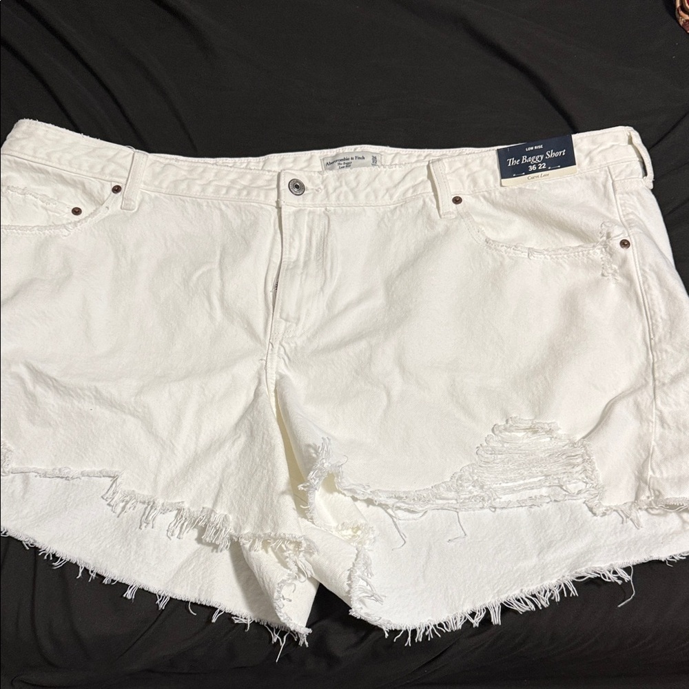 Abercrombie & Fitch White Frayed Curve Love Low Rise The Baggy Short 36/22